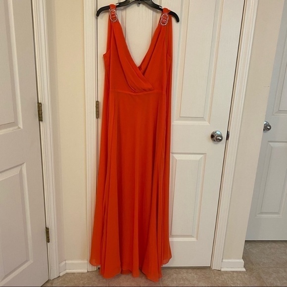 Lauren Ralph Lauren Crinkled Georgette Gown in Hyannis Port Orange Size 16 - Picture 4 of 13